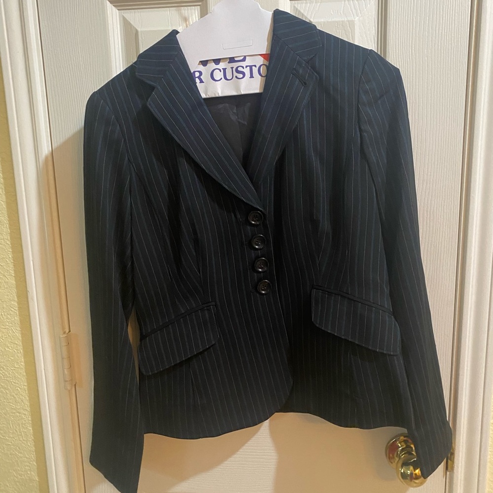 Ann Taylor Black with Blue Pinstripe Suit Excellent Condition Size 0P, 0
